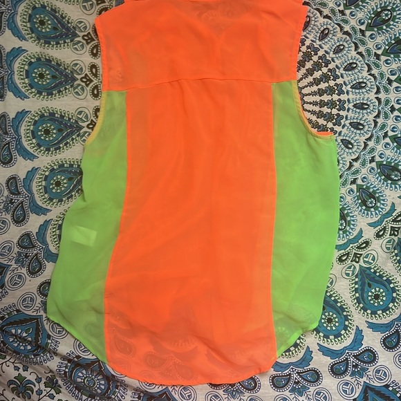 Top - Picture 3 of 3